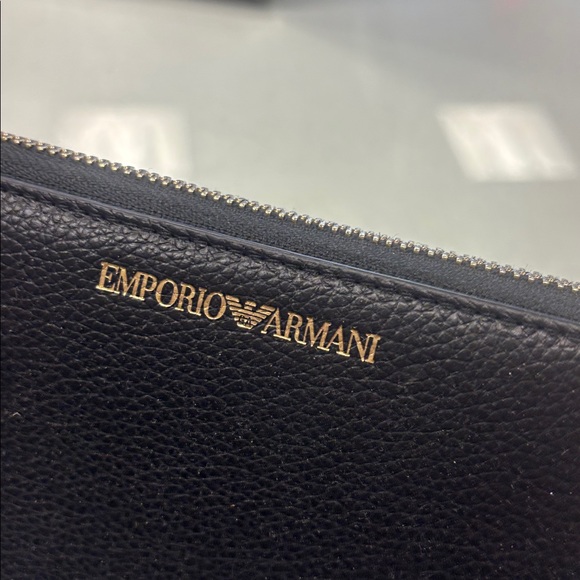 Emporio Armani zip around wallet - Picture 3 of 6